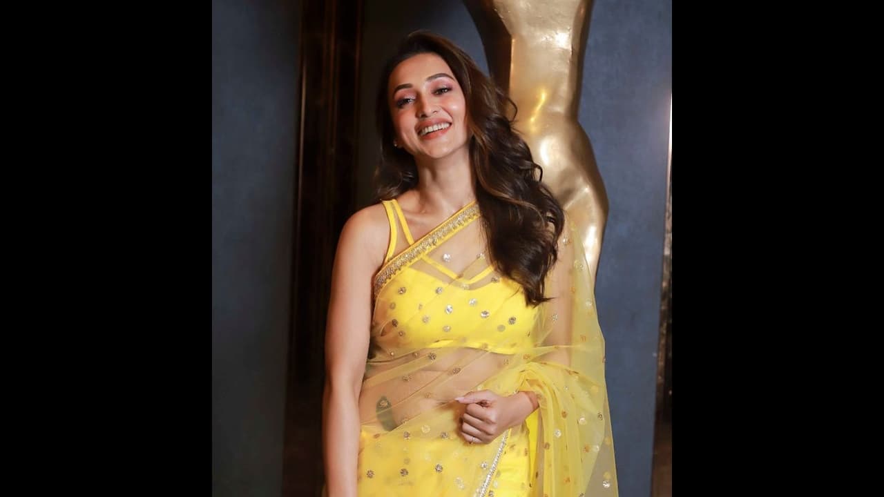 মিমির দীপাবলি ভরল আবেগে, জলপাইগুড়ির বাড়ি নিজে হাতে সাজিয়ে তোলেন সাংসদ অভিনেত্রী মিমির দীপাবলি ভরল আবেগে, জলপাইগুড়ির বাড়ি নিজে হাতে সাজিয়ে তোলেন সাংসদ অভিনেত্রী