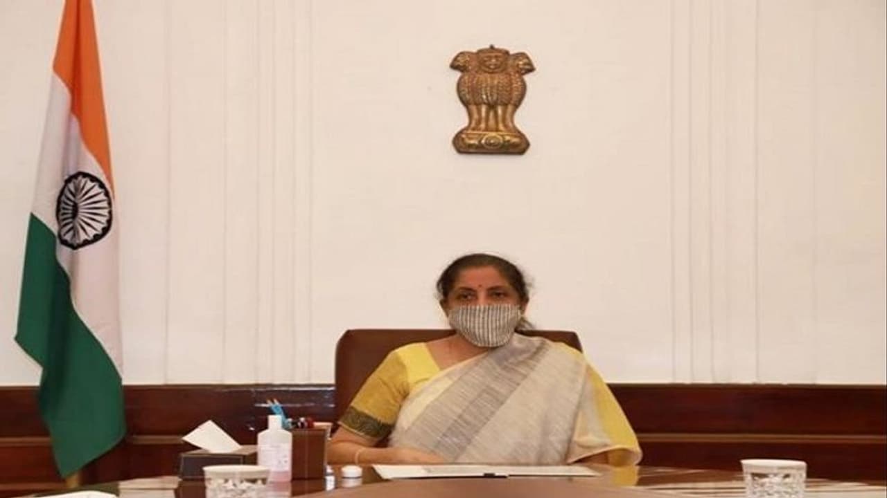 इनकम टैक्स ई फाइलिंग पोर्टल की दिक्कतें 15 सितंबर तक करें दूर, वित्त मंत्री ने Infosys CEO को दी मोहलत इनकम टैक्स ई फाइलिंग पोर्टल की दिक्कतें 15 सितंबर तक करें दूर, वित्त मंत्री ने Infosys CEO को दी मोहलत