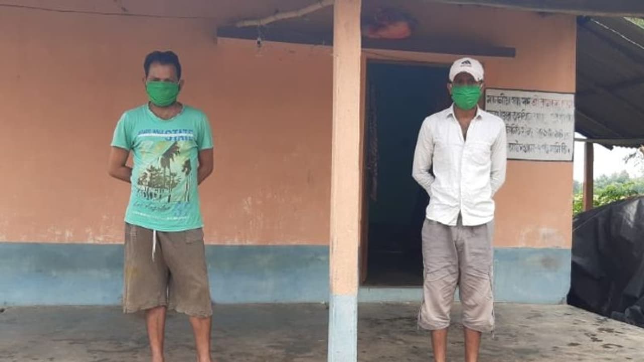 গ্রামবাসীরা ঢুকতে দেয়নি, শ্মশানেই রাত কাটাচ্ছে দুই পরিযায়ী শ্রমিক গ্রামবাসীরা ঢুকতে দেয়নি, শ্মশানেই রাত কাটাচ্ছে দুই পরিযায়ী শ্রমিক