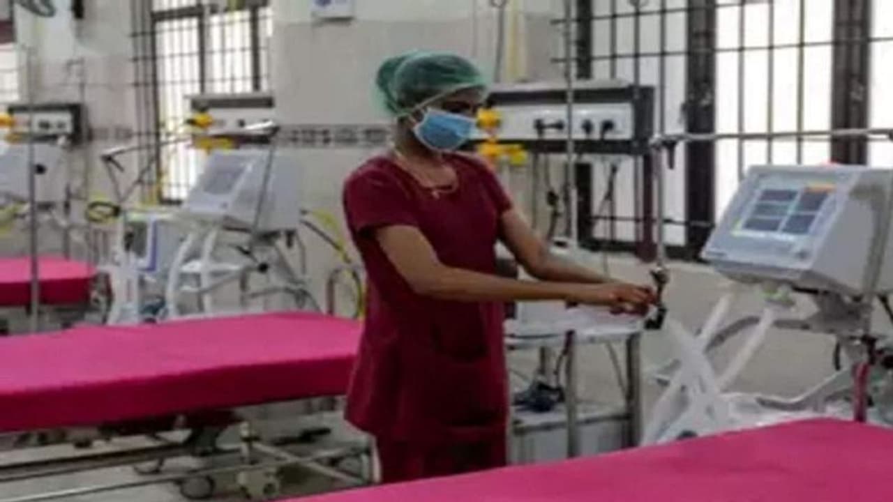 കൊവിഡ് വ്യാപനം: പാലക്കാട്, കണ്ണൂർ, കാസർകോട് ജില്ലകളിൽ സ്ഥിതി ഗുരുതരം