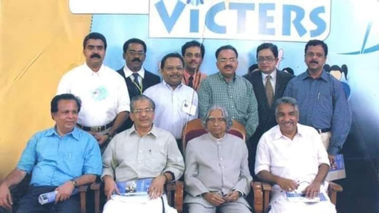 'അന്ന് എതിര്‍ത്ത വിക്ടേഴ്‌സ് ചാനലിന് ഇന്ന് പിന്തുണ'; ഇടതുപക്ഷത്തെ ഓര്‍മ്മിപ്പിച്ച് ഉമ്മന്‍ചാണ്ടി