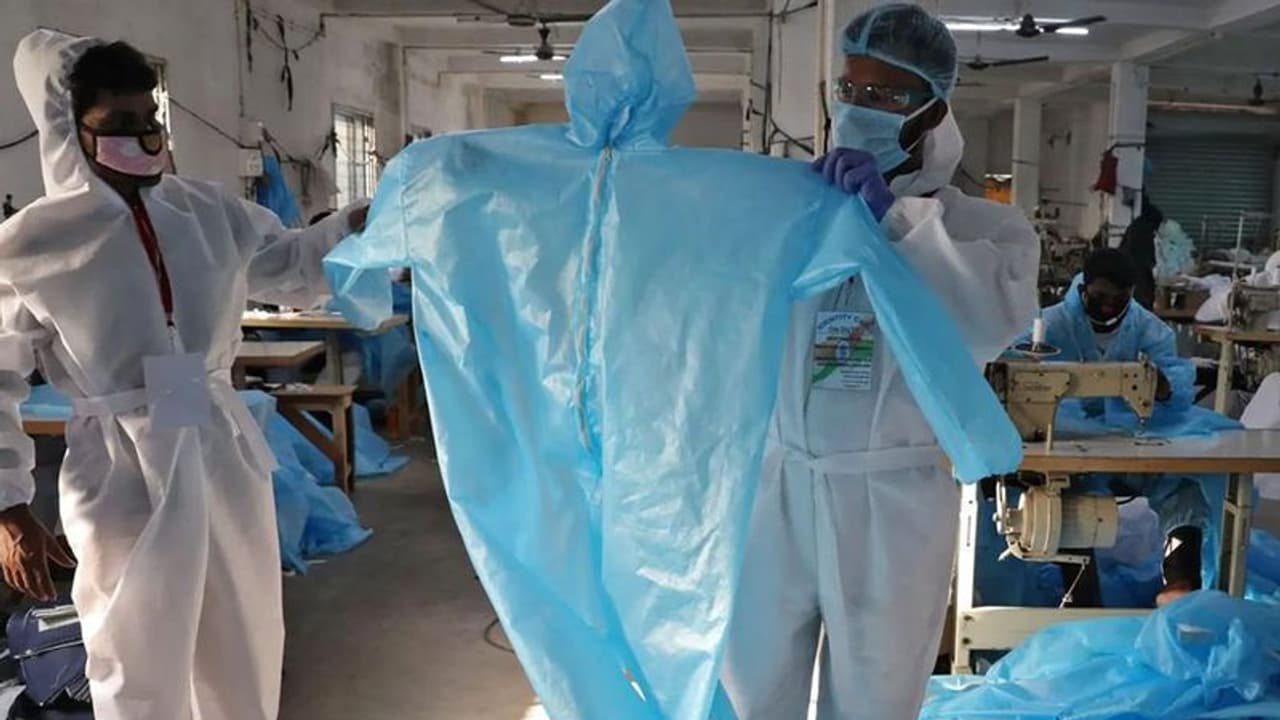 రిలయన్స్ రికార్డు బ్రేక్: మార్కెట్ ధర కంటే తక్కువకే పీపీఈ కిట్.. రిలయన్స్ రికార్డు బ్రేక్: మార్కెట్ ధర కంటే తక్కువకే పీపీఈ కిట్..