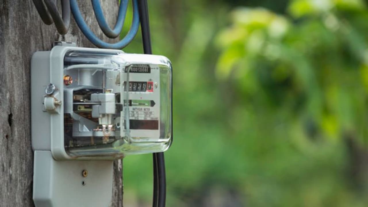 ವಿದ್ಯುತ್ ಬಿಲ್ ದುಬಾರಿಯಾಗುತ್ತಿದೆಯಾ? ಅರ್ಧಕ್ಕೆ ಇಳಿಸಲು ಈ ಪವರ್ ಸೇವರ್ ಅಳವಡಿಸಿ!