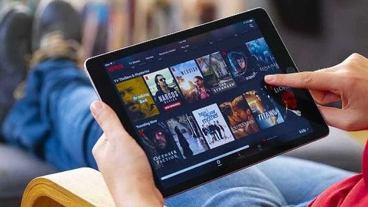 സിനിമകളുടെ ഓൺലൈൻ റിലീസ് വേണ്ടെന്ന് നിര്മ്മാതാക്കള്, അനുകൂലിച്ചത് രണ്ട്പേര് മാത്രം സിനിമകളുടെ ഓൺലൈൻ റിലീസ് വേണ്ടെന്ന് നിര്മ്മാതാക്കള്, അനുകൂലിച്ചത് രണ്ട്പേര് മാത്രം