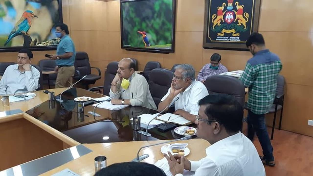 ಎಸ್ಸೆಸ್ಸೆಲ್ಸಿ ಪರೀಕ್ಷೆ: ಗೃಹ ಇಲಾಖೆಯೊಂದಿಗಿನ ಮಹತ್ವದ ಸಭೆಯಲ್ಲಿ ಏನೇನಾಯ್ತು..? ಎಸ್ಸೆಸ್ಸೆಲ್ಸಿ ಪರೀಕ್ಷೆ: ಗೃಹ ಇಲಾಖೆಯೊಂದಿಗಿನ ಮಹತ್ವದ ಸಭೆಯಲ್ಲಿ ಏನೇನಾಯ್ತು..?