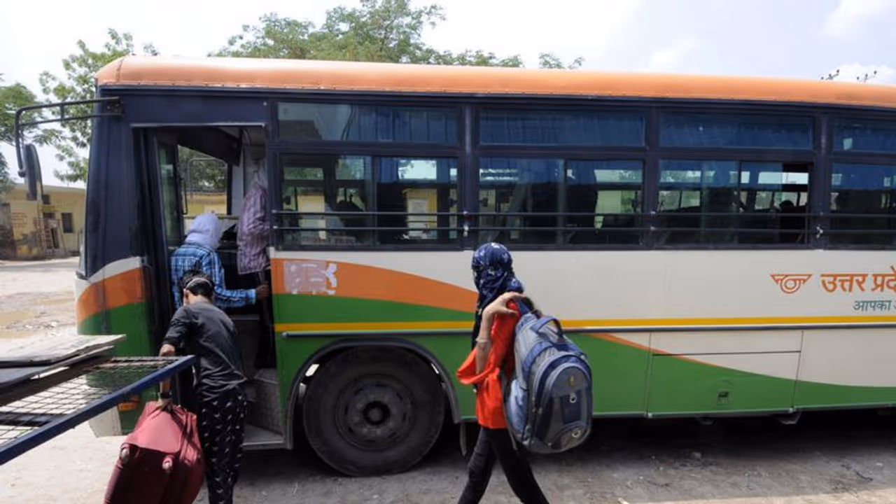 আইসিএমআর ই বলল করোনার চূড়া এখনও অনেক দূরে, এরমধ্যে আনলকের সিদ্ধান্ত কি ঠিক আইসিএমআর ই বলল করোনার চূড়া এখনও অনেক দূরে, এরমধ্যে আনলকের সিদ্ধান্ত কি ঠিক