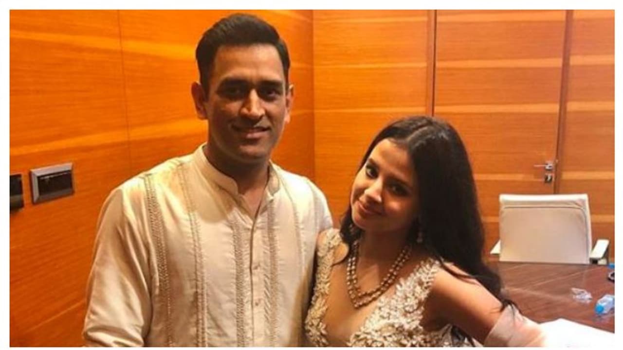 লকডাউনে মাহির রোজনামচা জানালেন মিসেস ধোনি লকডাউনে মাহির রোজনামচা জানালেন মিসেস ধোনি