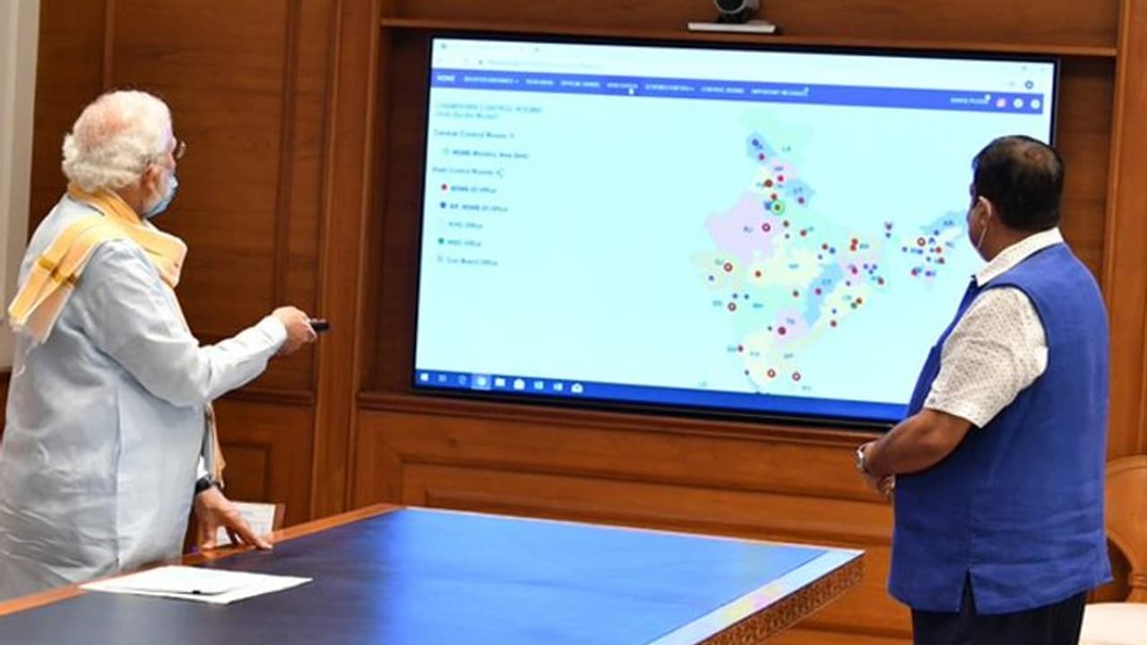 रेहड़ी वालों के लिए पहली बार लोन की व्यवस्था, पीएम मोदी ने कहा अन्नदाताओं के हक में हुए बड़े फैसले रेहड़ी वालों के लिए पहली बार लोन की व्यवस्था, पीएम मोदी ने कहा अन्नदाताओं के हक में हुए बड़े फैसले