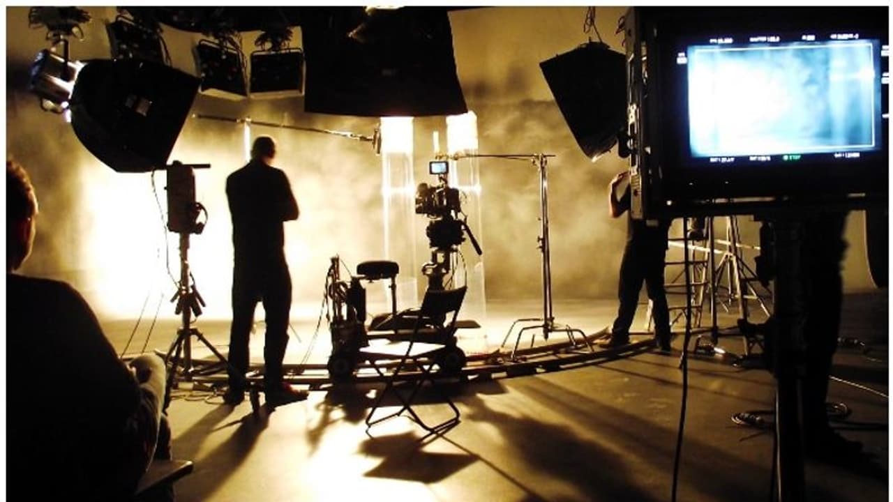 സിനിമാ ചിത്രീകരണം ഉടനുണ്ടാകില്ല, ഔട്ട്ഡോര് ഷൂട്ടിംഗിന് അനുമതി ലഭിച്ച ശേഷമെന്ന് ചലച്ചിത്ര സംഘടനകള് സിനിമാ ചിത്രീകരണം ഉടനുണ്ടാകില്ല, ഔട്ട്ഡോര് ഷൂട്ടിംഗിന് അനുമതി ലഭിച്ച ശേഷമെന്ന് ചലച്ചിത്ര സംഘടനകള്