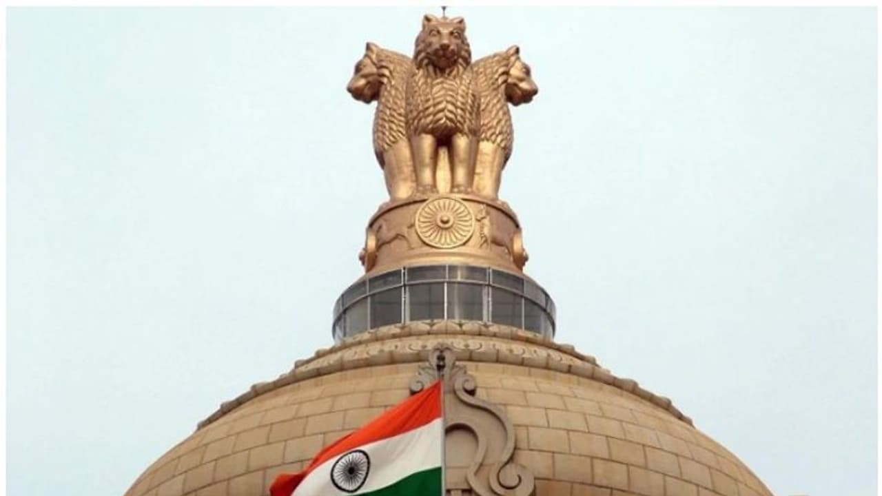 ഭാരതമാകുമോ ഇന്ത്യ? സുപ്രീം കോടതി ഇന്ന് പരിഗണിക്കാൻ പോകുന്ന ചരിത്രപ്രധാനമായ ഹർജി ഇങ്ങനെ ഭാരതമാകുമോ ഇന്ത്യ? സുപ്രീം കോടതി ഇന്ന് പരിഗണിക്കാൻ പോകുന്ന ചരിത്രപ്രധാനമായ ഹർജി ഇങ്ങനെ