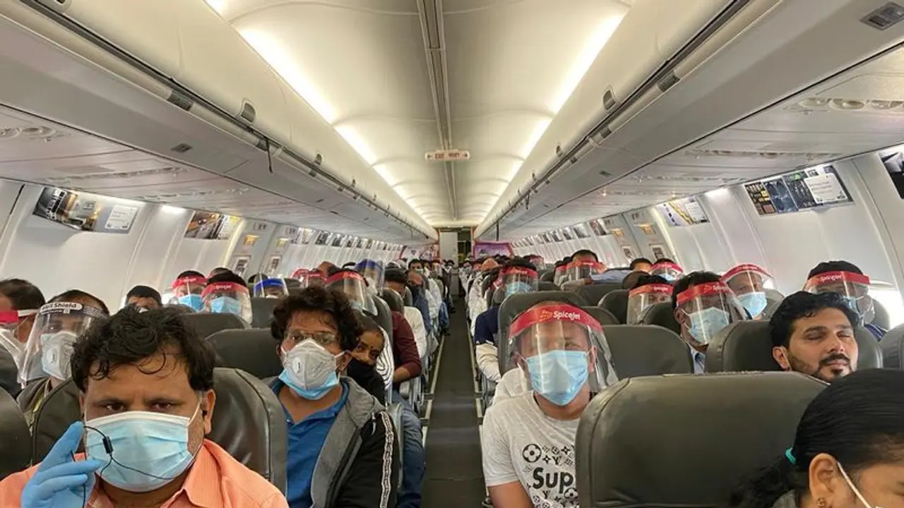 ದುಬೈನಲ್ಲಿ ಸಿಲುಕಿದ್ದ 184 ಜನರು ಭಟ್ಕಳಕ್ಕೆ ಆಗಮನ ದುಬೈನಲ್ಲಿ ಸಿಲುಕಿದ್ದ 184 ಜನರು ಭಟ್ಕಳಕ್ಕೆ ಆಗಮನ