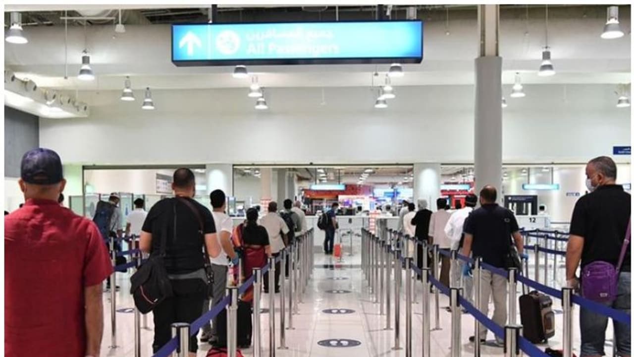 യുഎഇയിലേക്ക് മടങ്ങാനൊരുങ്ങുന്ന മലയാളികളടക്കമുള്ള താമസ വിസക്കാര്ക്ക് നിര്ദ്ദേശവുമായി അധികൃതര് യുഎഇയിലേക്ക് മടങ്ങാനൊരുങ്ങുന്ന മലയാളികളടക്കമുള്ള താമസ വിസക്കാര്ക്ക് നിര്ദ്ദേശവുമായി അധികൃതര്