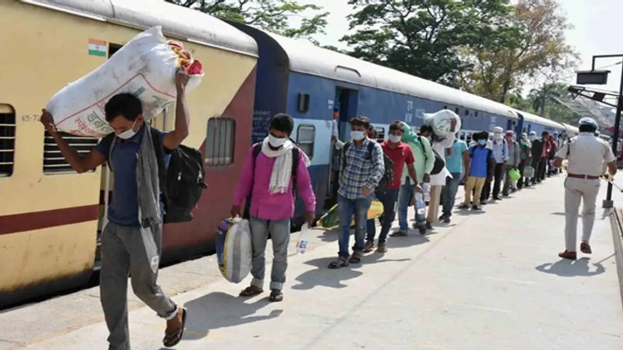 'ಬದುಕು ಅನಿವಾರ್ಯ' ನಗರದತ್ತ ವಲಸೆ ಕಾರ್ಮಿಕರ ಪುನರಾಗಮನ 'ಬದುಕು ಅನಿವಾರ್ಯ' ನಗರದತ್ತ ವಲಸೆ ಕಾರ್ಮಿಕರ ಪುನರಾಗಮನ