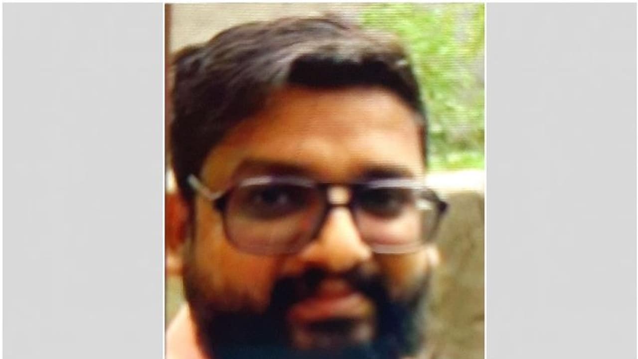 പ്രവാസി മലയാളി യുവാവ് വാഹനാപകടത്തില് മരിച്ചു പ്രവാസി മലയാളി യുവാവ് വാഹനാപകടത്തില് മരിച്ചു