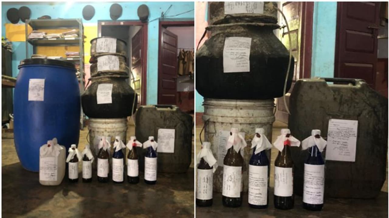 ഇടുക്കിയില്‍ ചാരായ വാറ്റ്; 135 ലിറ്റർ കോടയും വാറ്റുപകരണങ്ങളും പിടികൂടി