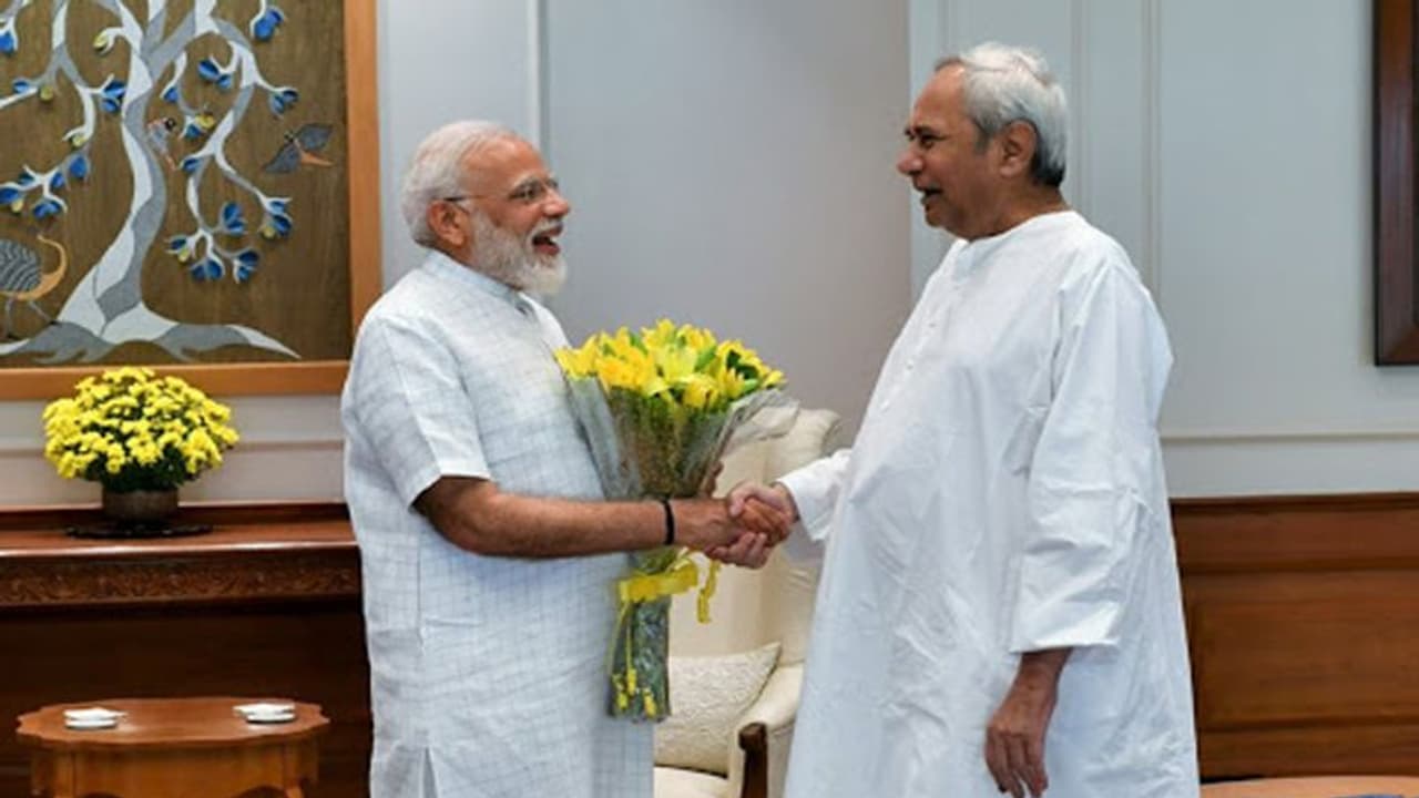 সাইক্লোনে ক্ষতির জন্য কেন্দ্রের সাহায্য চাই না, করোনা পরিস্থিতিতে মানবিক মুখ্যমন্ত্রী সাইক্লোনে ক্ষতির জন্য কেন্দ্রের সাহায্য চাই না, করোনা পরিস্থিতিতে মানবিক মুখ্যমন্ত্রী