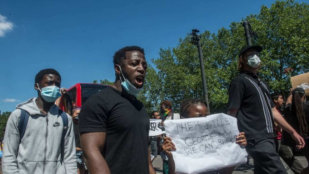 कभी बनाए जाते थे गुलाम, हमेशा सहने पड़े जुल्म, अमेरिका में घिनौना है अश्वेतों के खिलाफ हिंसा का इतिहास कभी बनाए जाते थे गुलाम, हमेशा सहने पड़े जुल्म, अमेरिका में घिनौना है अश्वेतों के खिलाफ हिंसा का इतिहास