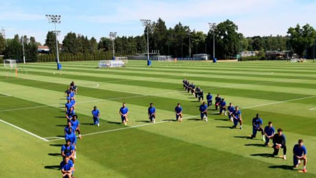 জর্জ ফ্লয়েড হত্যায় সরব ফুটবল বিশ্ব,মানবিক প্রতিবাদ চেলসির প্লেয়ারদের জর্জ ফ্লয়েড হত্যায় সরব ফুটবল বিশ্ব,মানবিক প্রতিবাদ চেলসির প্লেয়ারদের