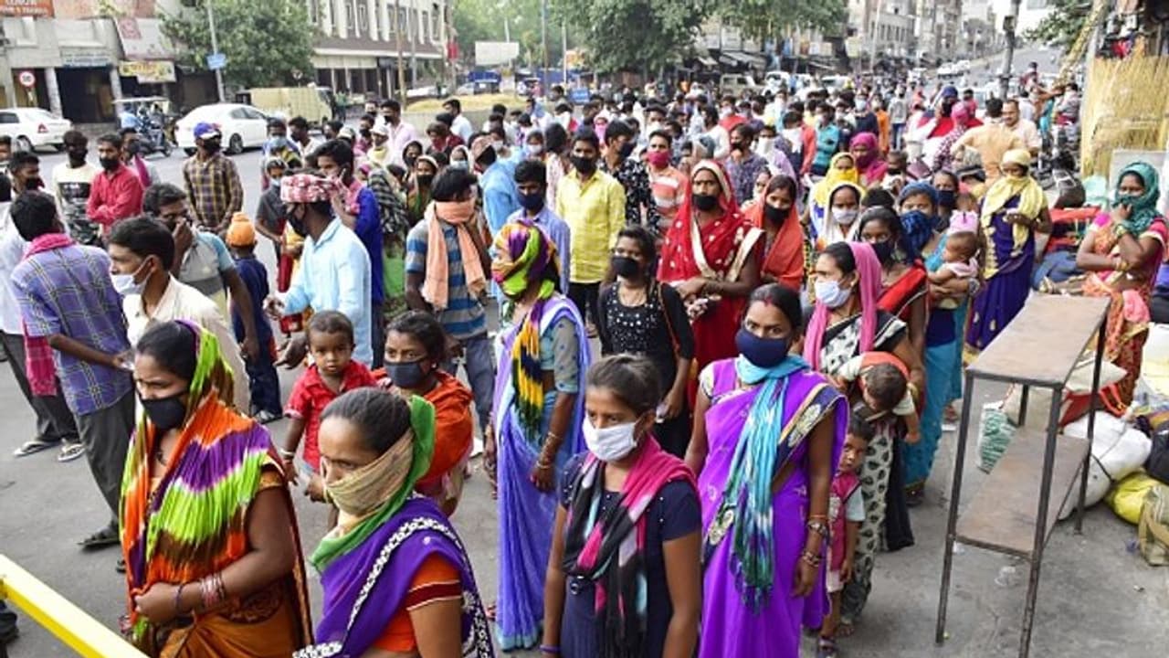 গত ২৪ ঘণ্টায় আক্রান্ত ও মৃতের সংখ্যায় ফের রেকর্ড , ভারতে একদিনে সংক্রমণের শিকার ৯৩০৪ গত ২৪ ঘণ্টায় আক্রান্ত ও মৃতের সংখ্যায় ফের রেকর্ড , ভারতে একদিনে সংক্রমণের শিকার ৯৩০৪