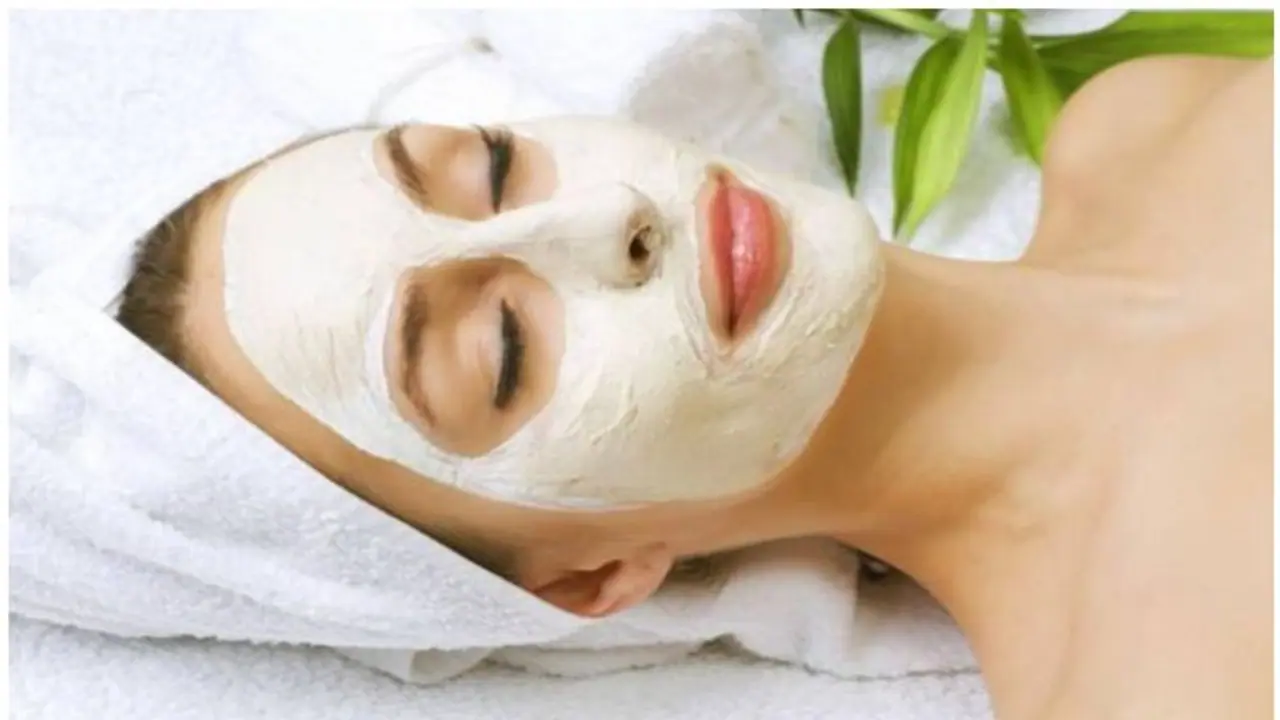 മുഖത്തെ കരുവാളിപ്പ് മാറ്റാം; ചന്ദനം കൊണ്ടുള്ള ഫേസ് പാക്കുകൾ പരീക്ഷിച്ചാലോ... മുഖത്തെ കരുവാളിപ്പ് മാറ്റാം; ചന്ദനം കൊണ്ടുള്ള ഫേസ് പാക്കുകൾ പരീക്ഷിച്ചാലോ...