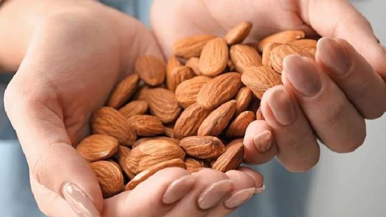 'സ്നാക്സ്' കഴിക്കുന്നതിന് പകരം ഇനി ബദാം കഴിച്ചാലോ? ഗുണമിതാണ്...