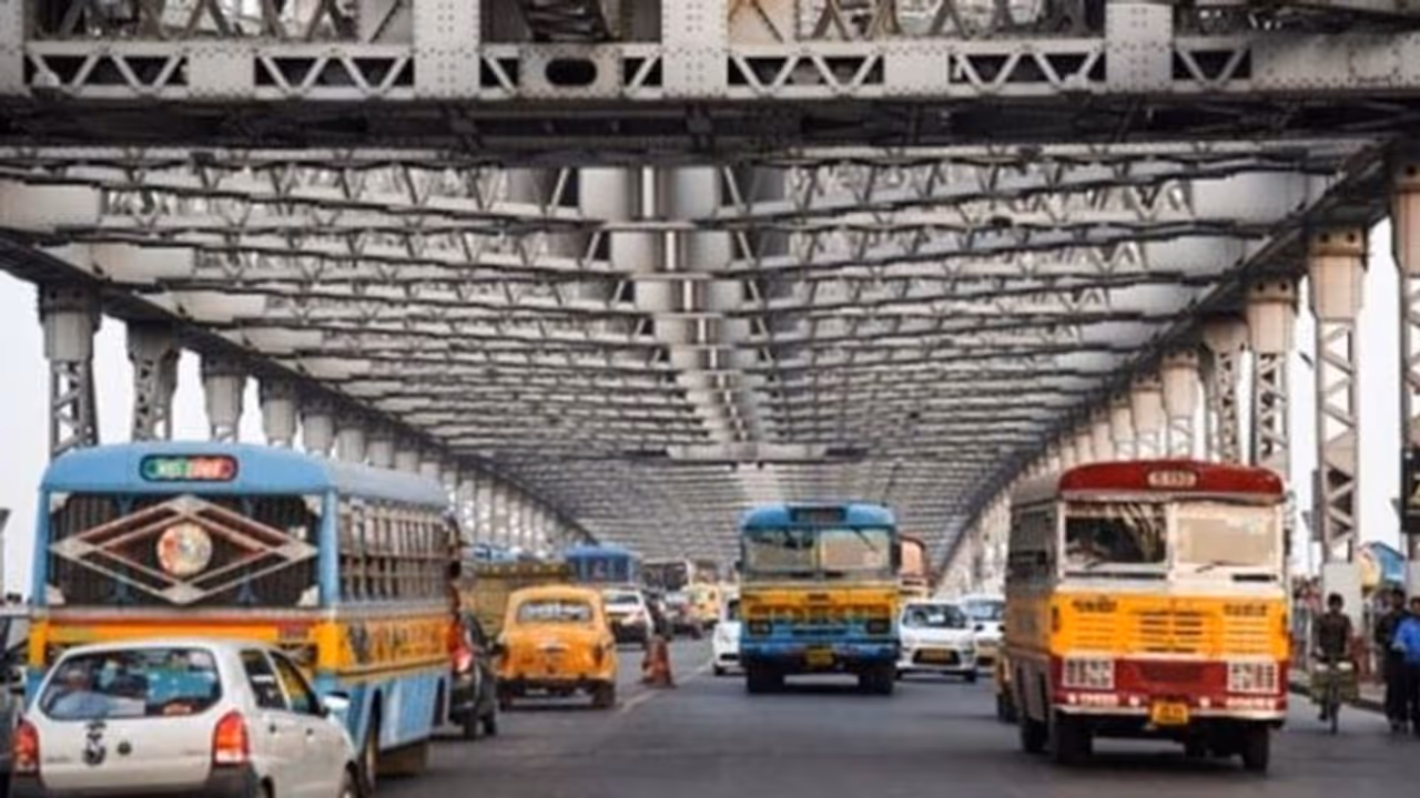 'শীঘ্রই শহরে নামছে বেসরকারি বাস', কী বললেন সিন্ডিকেটের সাধারন সম্পাদক