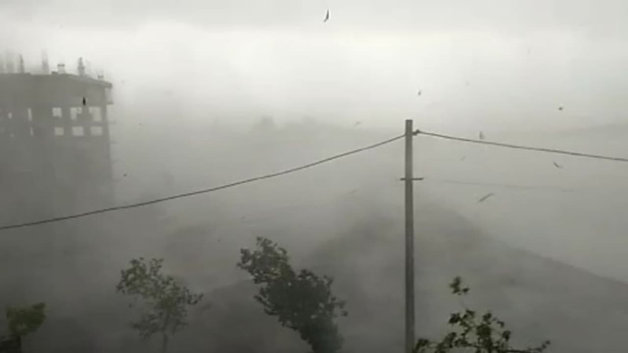 ചുഴലി ഭീഷണി! ബംഗാൾ ഉൾക്കടലിൽ ചുഴലിക്കാറ്റിന് സാധ്യത, ചക്രവാതച്ചുഴി അതിതീവ്ര ന്യൂനമർദ്ദമാകാം; മഴ സാഹചര്യം മാറും