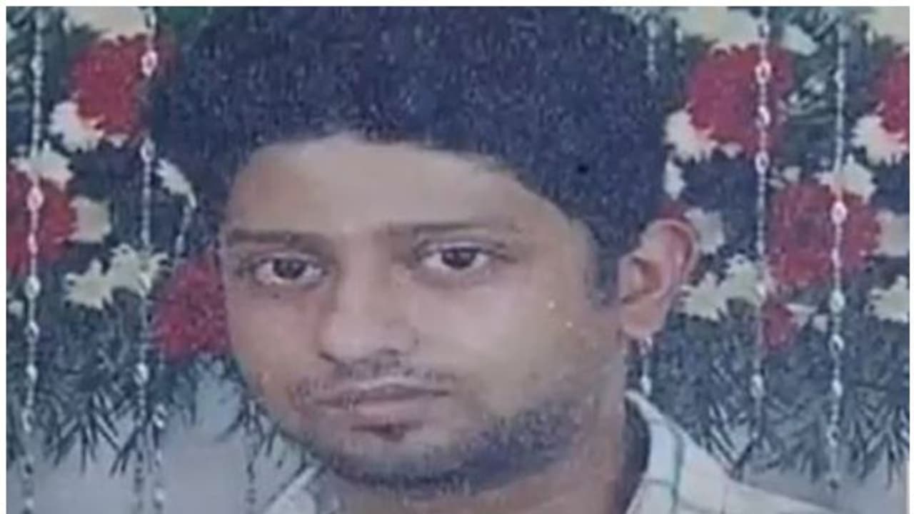 പ്രവാസിയുടെ ദുരൂഹ മരണം: മുറിയിൽ ഒപ്പമുണ്ടായിരുന്നവർ മകനെ മർദ്ദിച്ചിരുന്നെന്ന് അമ്മ, അന്വേഷണം വേണമെന്ന് ആവശ്യം