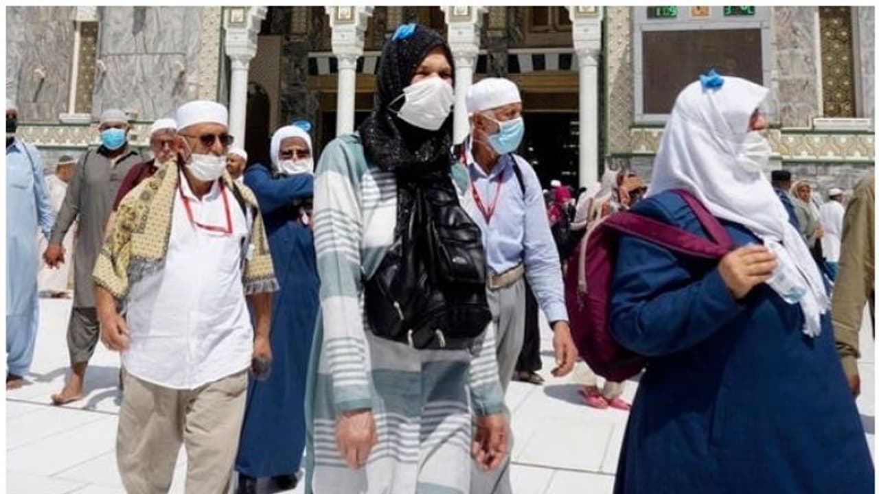 ಗಲ್ಫ್ ಕನ್ನಡಿಗರಿಗೆ ಸಂಕಷ್ಟ: ಕೊರೋನಾ ನೆಗೆಟಿವ್ ಆದ್ರೆ ಮಾತ್ರ ರಾಜ್ಯಕ್ಕೆ ಪ್ರವೇಶ ಗಲ್ಫ್ ಕನ್ನಡಿಗರಿಗೆ ಸಂಕಷ್ಟ: ಕೊರೋನಾ ನೆಗೆಟಿವ್ ಆದ್ರೆ ಮಾತ್ರ ರಾಜ್ಯಕ್ಕೆ ಪ್ರವೇಶ