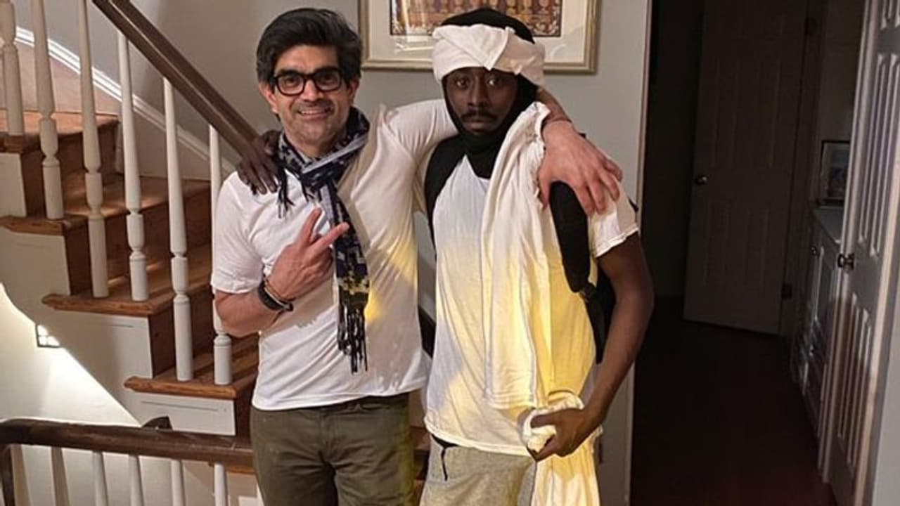 মার্কিন মুকুলে 'হিরো' রাহুল দুবে, ৭০ প্রতিবাদীকে চোখ ধুতে দিয়েছিলেন দুধ মার্কিন মুকুলে 'হিরো' রাহুল দুবে, ৭০ প্রতিবাদীকে চোখ ধুতে দিয়েছিলেন দুধ