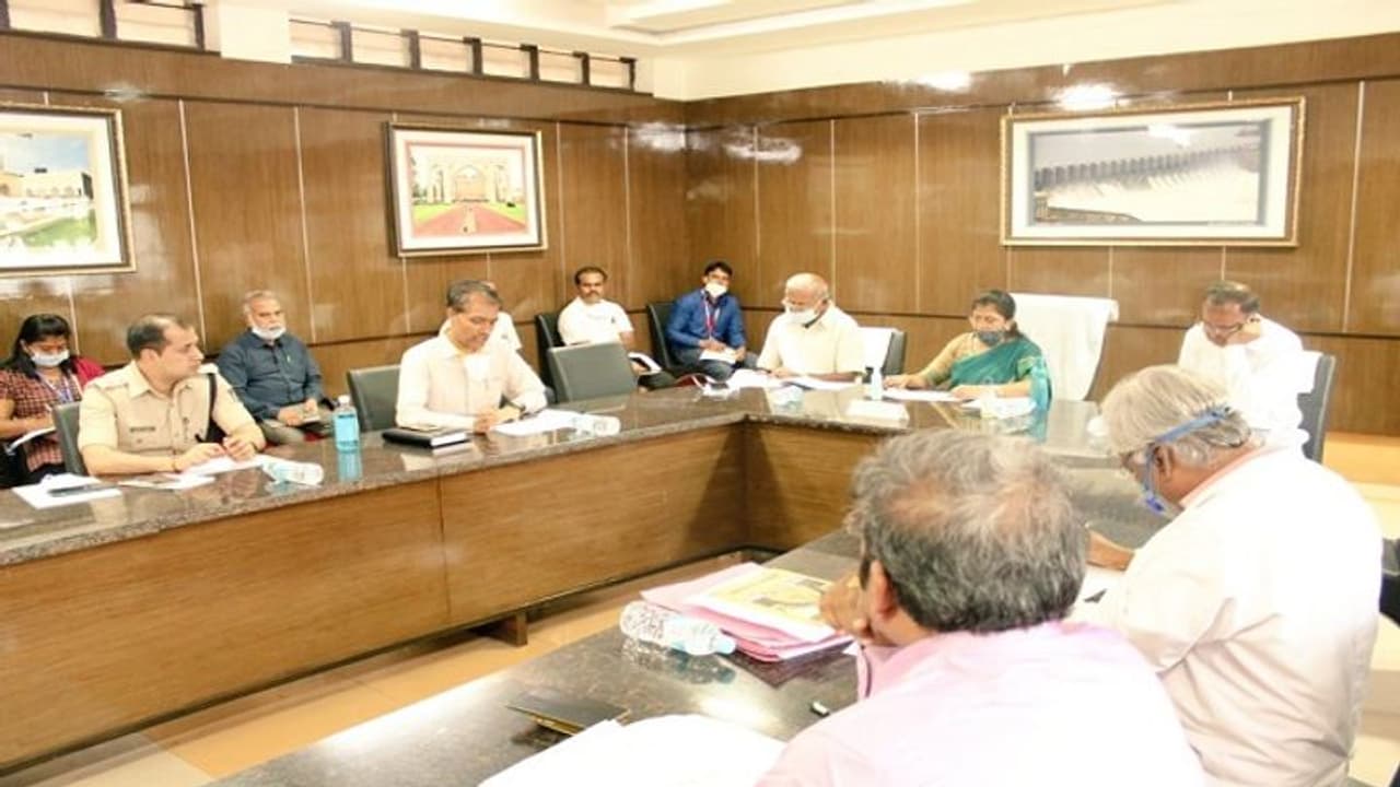 ಕೊರೋನಾ ಕಾಟ: 'ಗಡಿಭಾಗದ ಚೆಕ್‌ಪೋಸ್ಟ್‌ನಲ್ಲಿ ಮತ್ತಷ್ಟು ಬಿಗಿ'