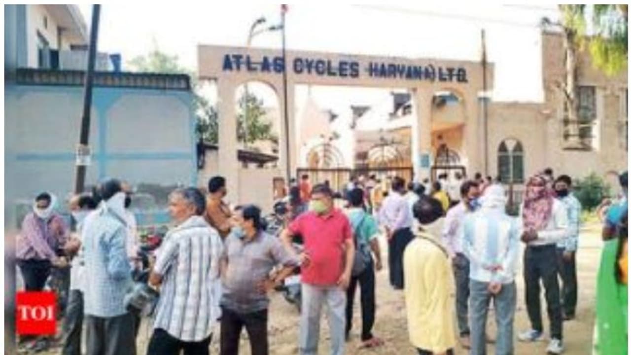 ലോക സൈക്കിൾ ദിനത്തില് താത്ക്കാലികമായി അടച്ചുപൂട്ടി അറ്റ്ലസ് സൈക്കിൾ കമ്പനി ലോക സൈക്കിൾ ദിനത്തില് താത്ക്കാലികമായി അടച്ചുപൂട്ടി അറ്റ്ലസ് സൈക്കിൾ കമ്പനി