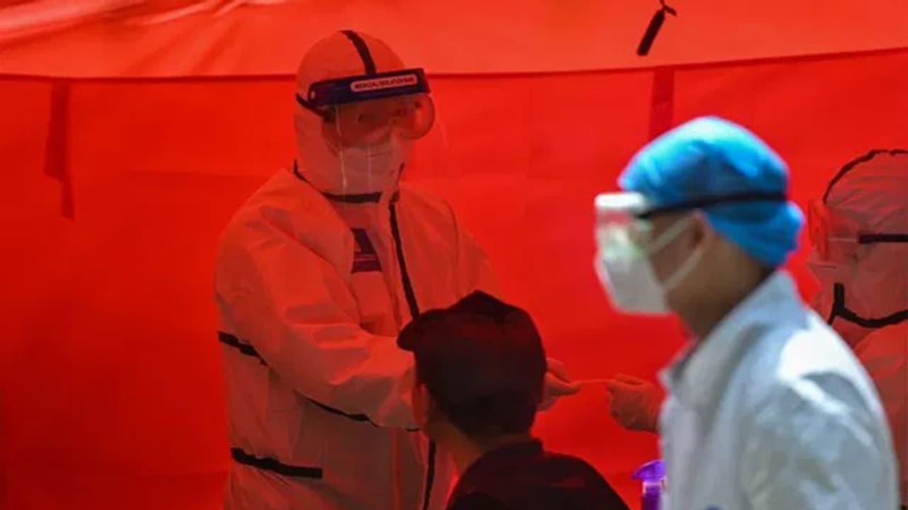 ಚೀನಾ ಕೊರೋನಾ ಕೇಂದ್ರಕ್ಕೆ WHO ತಂಡ, ಸಿಂಗಾಪುರದಿಂದ ನೇರ ವುಹಾನ್ಗೆ ಪ್ರಯಾಣ! ಚೀನಾ ಕೊರೋನಾ ಕೇಂದ್ರಕ್ಕೆ WHO ತಂಡ, ಸಿಂಗಾಪುರದಿಂದ ನೇರ ವುಹಾನ್ಗೆ ಪ್ರಯಾಣ!