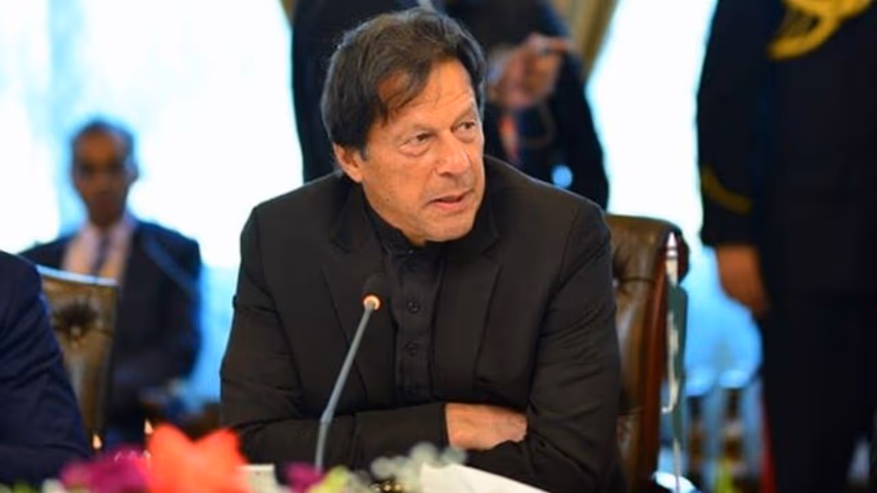 Kid warns Imran Khan he would kill Hindus if temple is built in Islamabad