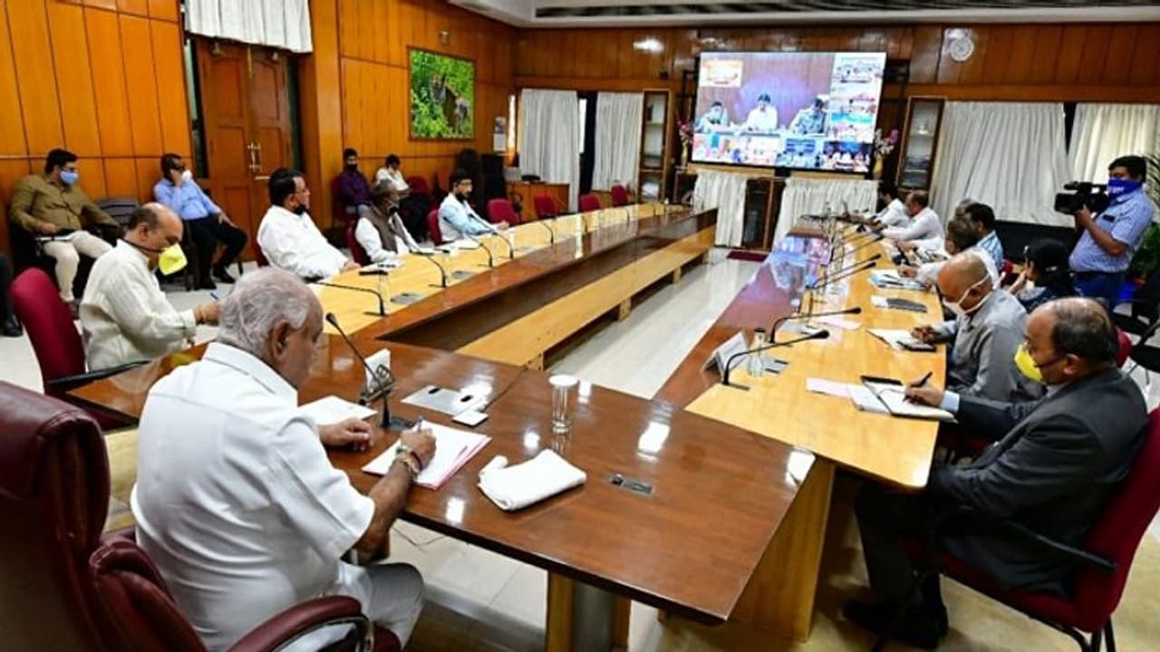 ಹೋಂ ಗಾರ್ಡ್ಗಳನ್ನ ಕೆಲಸದಿಂದ ತೆಗೆಯಲ್ಲ: ಗೃಹ ಸಚಿವ ಬೊಮ್ಮಾಯಿ ಹೋಂ ಗಾರ್ಡ್ಗಳನ್ನ ಕೆಲಸದಿಂದ ತೆಗೆಯಲ್ಲ: ಗೃಹ ಸಚಿವ ಬೊಮ್ಮಾಯಿ