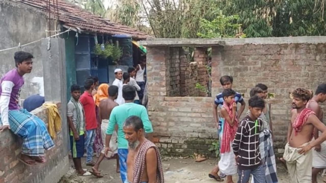 পারিবারিক বিবাদের 'মাশুল', পিসির বাড়িতে 'খুন' হয়ে গেল কিশোর পারিবারিক বিবাদের 'মাশুল', পিসির বাড়িতে 'খুন' হয়ে গেল কিশোর