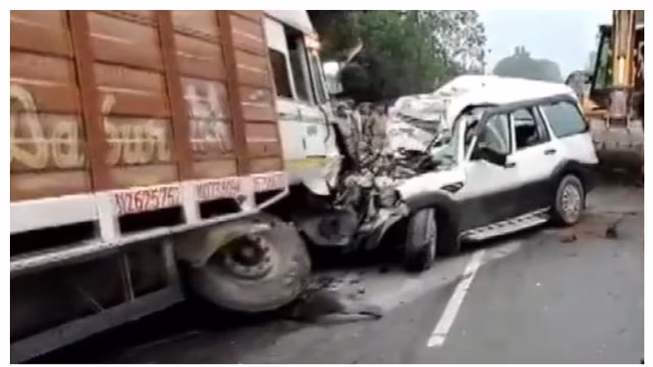 ফের ভয়াবহ দুর্ঘটনা যোগী রাজ্যে, ট্রাকের ধাক্কায় মৃত্যু ২ শিশু সহ একই পরিবারের ৯ সদস্যের ফের ভয়াবহ দুর্ঘটনা যোগী রাজ্যে, ট্রাকের ধাক্কায় মৃত্যু ২ শিশু সহ একই পরিবারের ৯ সদস্যের