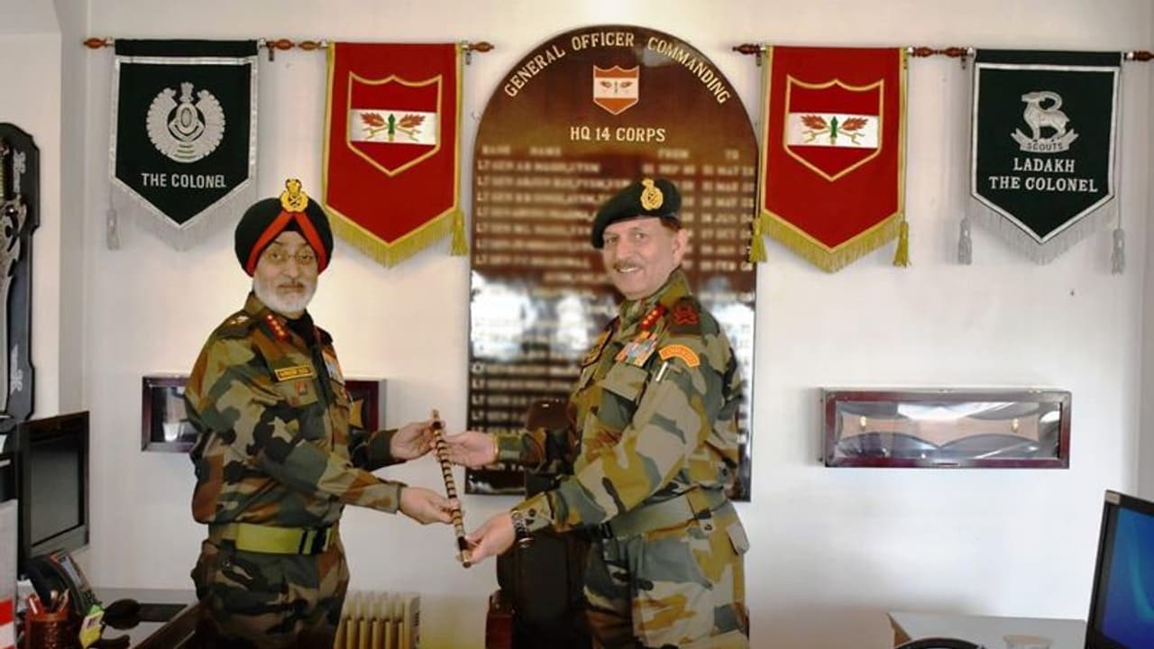 ಇಂಡೋ ಚೀನಾ ಗಡಿ ಬಿಕ್ಕಟ್ಟು; ಪರಿಸ್ಥಿತಿ ತಿಳಿಗೊಳಿಸಲು ಅಖಾಡಕ್ಕಿಳಿದ ಲೆ.ಜ.ಹರೀಂದರ್ ಸಿಂಗ್! ಇಂಡೋ ಚೀನಾ ಗಡಿ ಬಿಕ್ಕಟ್ಟು; ಪರಿಸ್ಥಿತಿ ತಿಳಿಗೊಳಿಸಲು ಅಖಾಡಕ್ಕಿಳಿದ ಲೆ.ಜ.ಹರೀಂದರ್ ಸಿಂಗ್!