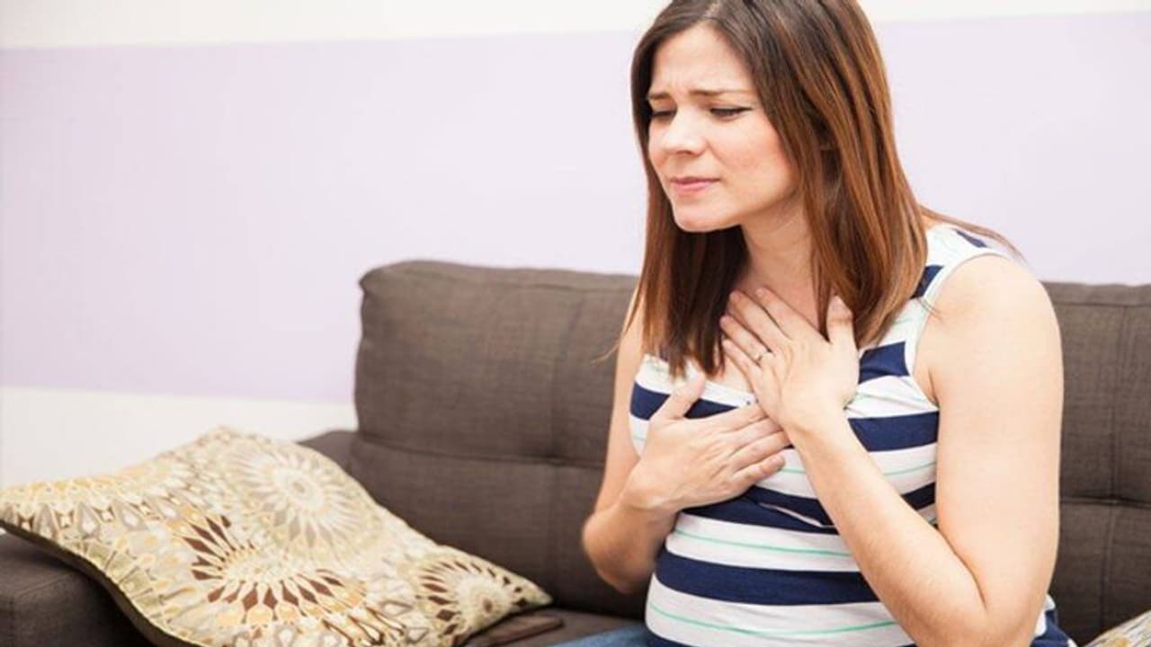 ಬೇರೆಯವರು ಆಹಾರ ಜಗಿದ್ರೆ ಈಕೆಗಾಗಲ್ಲ; ಏನಿದು ವಿಚಿತ್ರ ಖಾಯಿಲೆ? ಬೇರೆಯವರು ಆಹಾರ ಜಗಿದ್ರೆ ಈಕೆಗಾಗಲ್ಲ; ಏನಿದು ವಿಚಿತ್ರ ಖಾಯಿಲೆ?