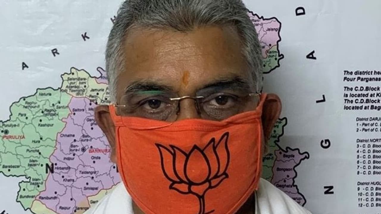 'করোনার থাবায়' দিলীপ ঘোষ, গেলেন হোম কোয়ারান্টাইনে 'করোনার থাবায়' দিলীপ ঘোষ, গেলেন হোম কোয়ারান্টাইনে