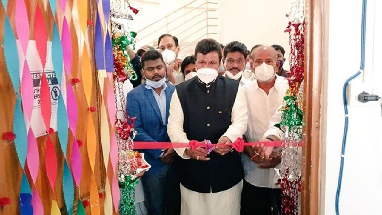 ಕೋವಿಡ್ ವಿರುದ್ಧ ಹೋರಾಟ: ಕೊಪ್ಪಳದಲ್ಲಿ ಕೊರೋನಾ ಲ್ಯಾಬ್ ಆರಂಭ ಕೋವಿಡ್ ವಿರುದ್ಧ ಹೋರಾಟ: ಕೊಪ್ಪಳದಲ್ಲಿ ಕೊರೋನಾ ಲ್ಯಾಬ್ ಆರಂಭ