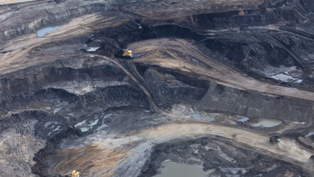 ಗಣಿ ಮಾಲೀಕರಿಂದ ಲಂಚ ಪಡೆದಿಲ್ಲ: ದೇವರ ಮುಂದೆ ಸಿಎಂ ಪುತ್ರ ವಿಜಯೇಂದ್ರ ಪ್ರಮಾಣ ಗಣಿ ಮಾಲೀಕರಿಂದ ಲಂಚ ಪಡೆದಿಲ್ಲ: ದೇವರ ಮುಂದೆ ಸಿಎಂ ಪುತ್ರ ವಿಜಯೇಂದ್ರ ಪ್ರಮಾಣ