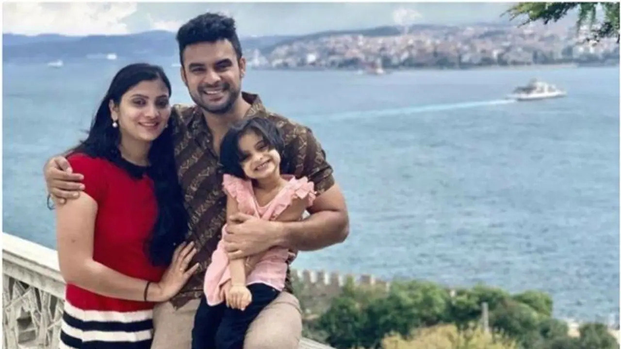 'ഇസ'യ്ക്ക് ഇനിയൊരു കുഞ്ഞനിയന്‍; വീണ്ടും അച്ഛനായ സന്തോഷം പങ്കുവച്ച് ടൊവീനോ