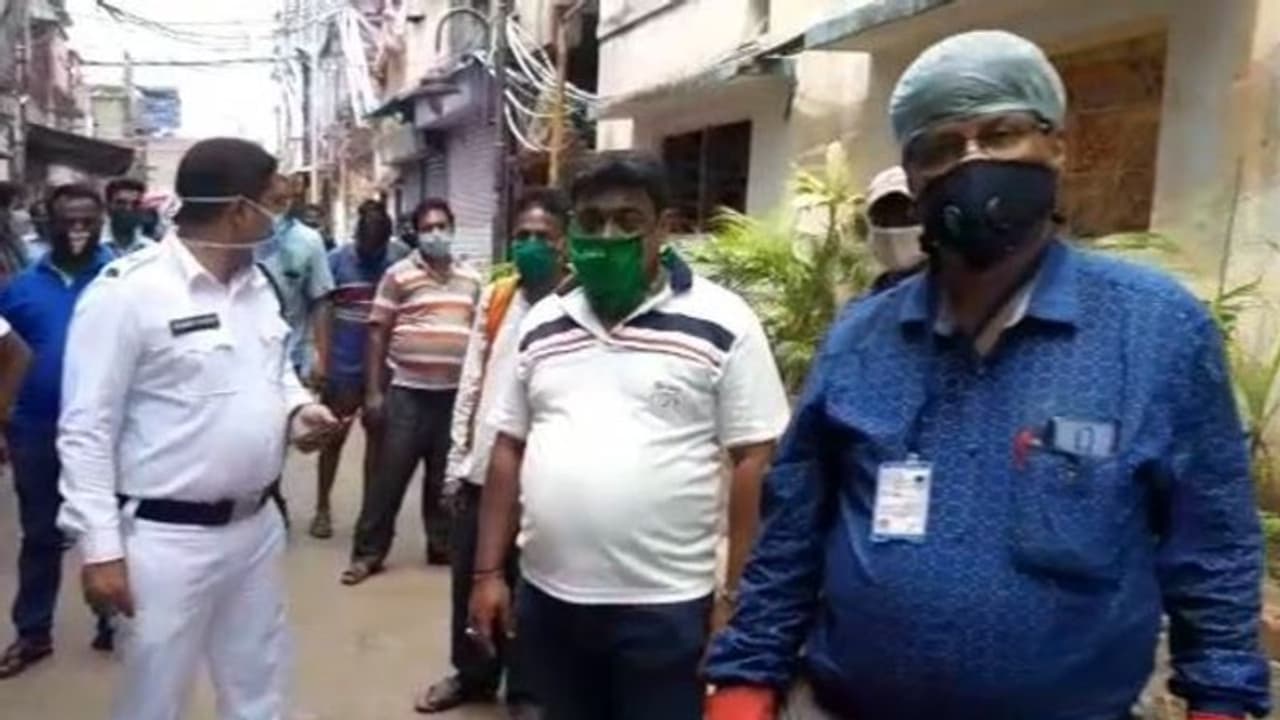 কোভিড আক্রান্তকে ছাড়তেই উল্টোডাঙ্গায় চাঞ্চল্য, প্রতিবেশীদের সোয়াব টেস্ট করছে পুরসভা