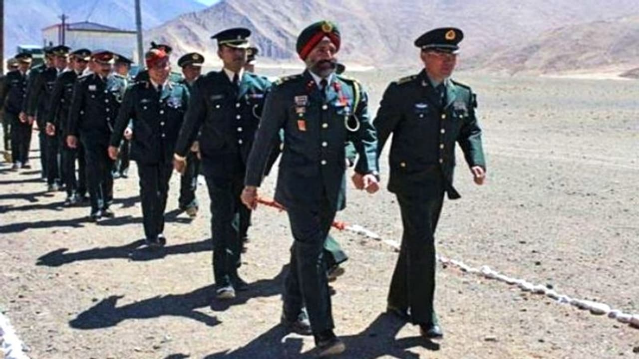 অবশেষে লাদাখ সীমান্তে হল মহাগুরুত্বপূর্ণ ভারত চিন বৈঠক, মিলল কি কোনও সমাধান সূত্র অবশেষে লাদাখ সীমান্তে হল মহাগুরুত্বপূর্ণ ভারত চিন বৈঠক, মিলল কি কোনও সমাধান সূত্র
