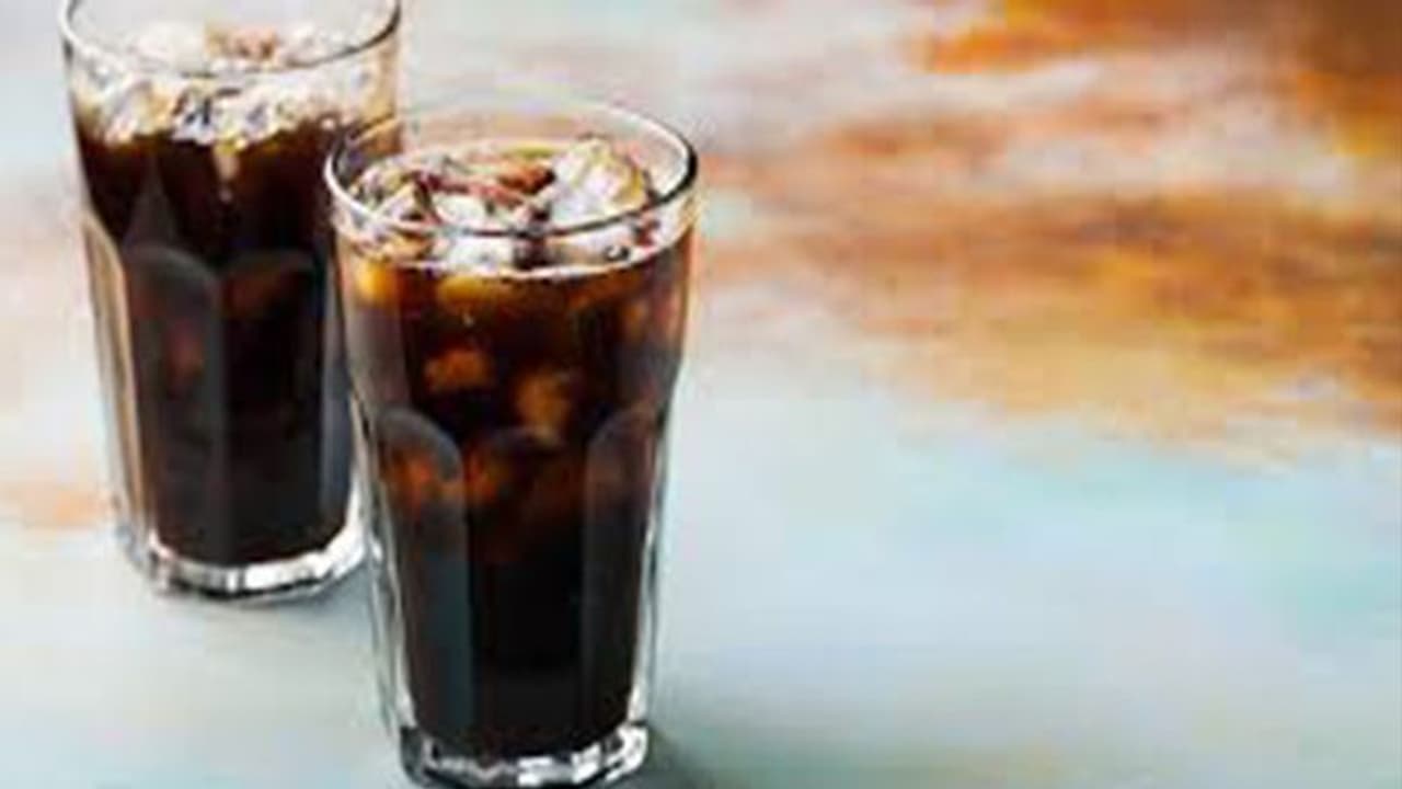 কোল্ড ড্রিংক খেয়ে গোটা শরীর নীল, রক্তবমি করে মৃত্যু ১৩ বছরের কিশোরীর