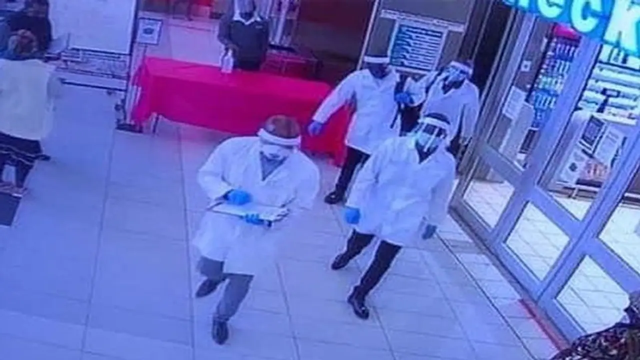 Burglars wearing PPE kits rob jewellery store in Maharashtra Burglars wearing PPE kits rob jewellery store in Maharashtra