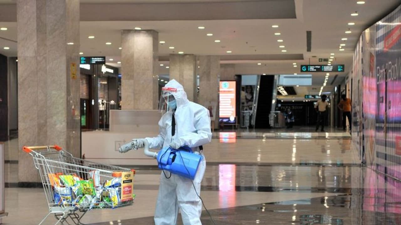 രാജ്യം സെമി ലോക്ക് ഡൗണിലേക്ക്: ലോക്ക് ഡൗൺ പ്രഖ്യാപിച്ച് കൂടുതൽ സംസ്ഥാനങ്ങൾ രാജ്യം സെമി ലോക്ക് ഡൗണിലേക്ക്: ലോക്ക് ഡൗൺ പ്രഖ്യാപിച്ച് കൂടുതൽ സംസ്ഥാനങ്ങൾ