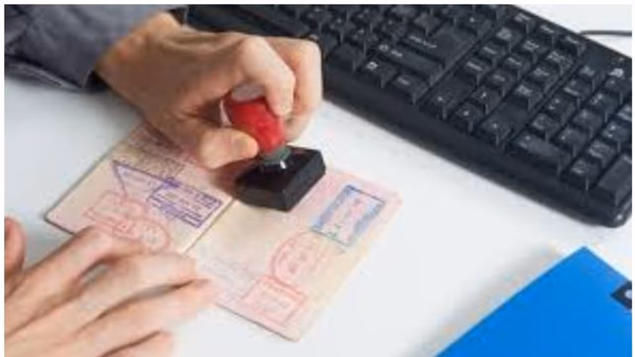 ഒമാനില് സന്ദര്ശക വിസയുടെ കാലാവധി നീട്ടി ഒമാനില് സന്ദര്ശക വിസയുടെ കാലാവധി നീട്ടി