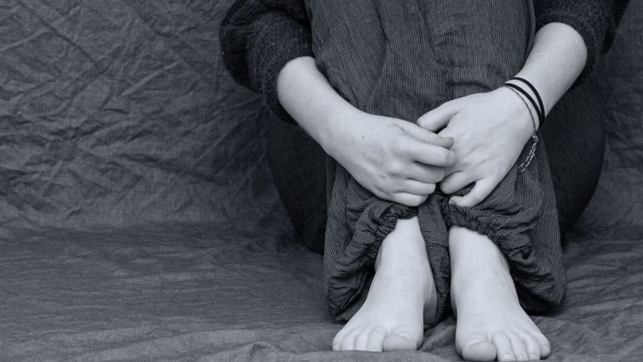 দিনের পর দিন ধর্ষণের শিকার, প্রাণ বাঁচাতে লকডাউনে জঙ্গলে ঠাঁই নিলেন ২ পরিযায়ী শ্রমিক দিনের পর দিন ধর্ষণের শিকার, প্রাণ বাঁচাতে লকডাউনে জঙ্গলে ঠাঁই নিলেন ২ পরিযায়ী শ্রমিক